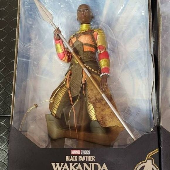 Black Panther Wakanda Forever Marvel Legends Nakia and Okoye Action Figure B11 - Picture 6 of 9